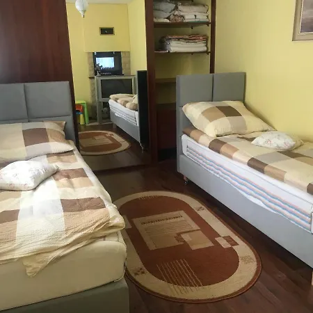 Plaza Z 2 Sypialniami I Salonem - 150 M Od Morza Διαμέρισμα *